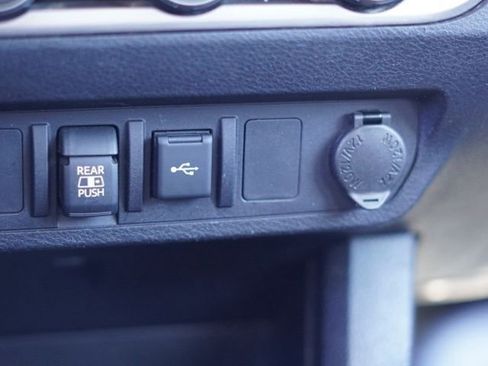 Used 2023 Toyota Tacoma TRD Off-Road image 31