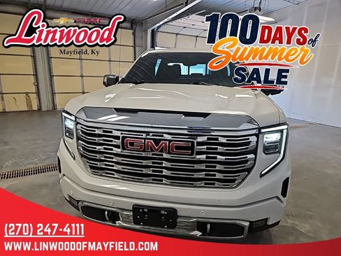 Used 2023 GMC Sierra 1500 Denali w/ Technology Package AWD/4WD image 3