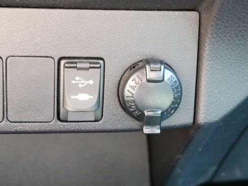 Used 2014 Toyota RAV4 LE AWD/4WD image 23