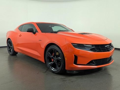 Used 2020 Chevrolet Camaro LT image 2