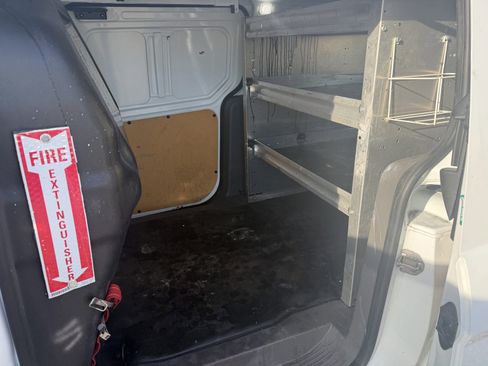 Used 2022 Ford Transit Connect XLT image 17