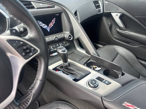 Used 2018 Chevrolet Corvette Z06 RWD image 12
