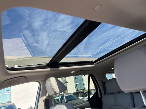 Used 2023 Honda Pilot Touring image 21