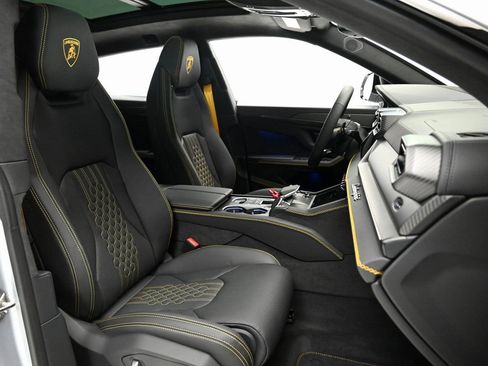 Used 2025 Lamborghini Urus SE AWD/4WD image 12