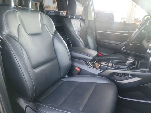 Used 2022 Kia Telluride S FWD image 25