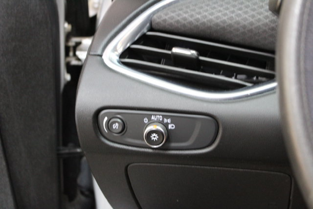 Used 2021 Chevrolet Malibu LT FWD image 15