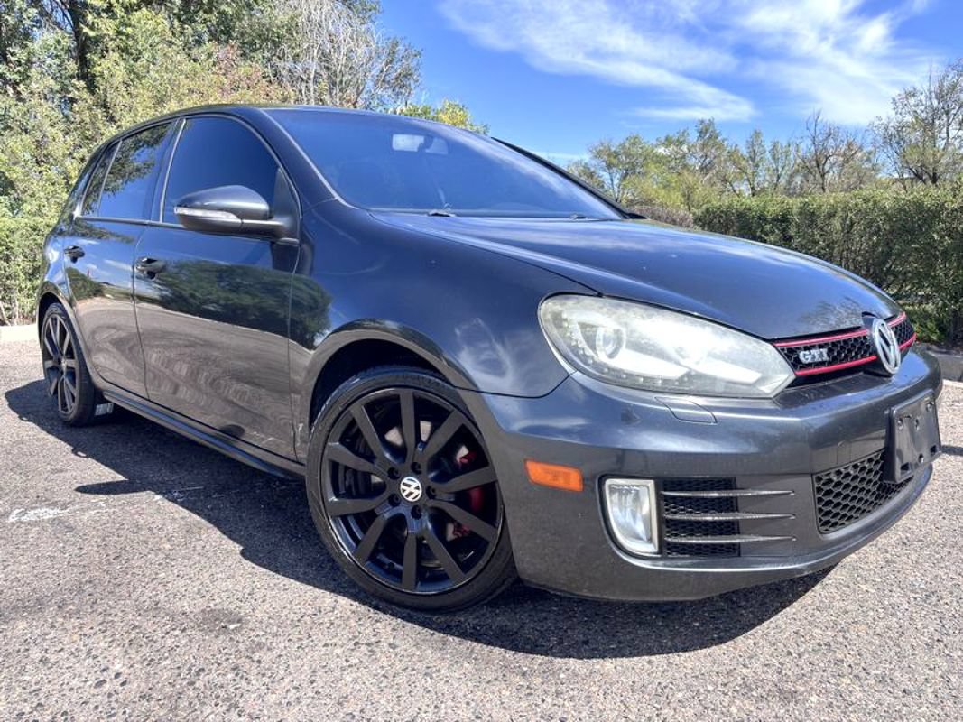Used 2012 Volkswagen Golf 4-Door FWD image 2