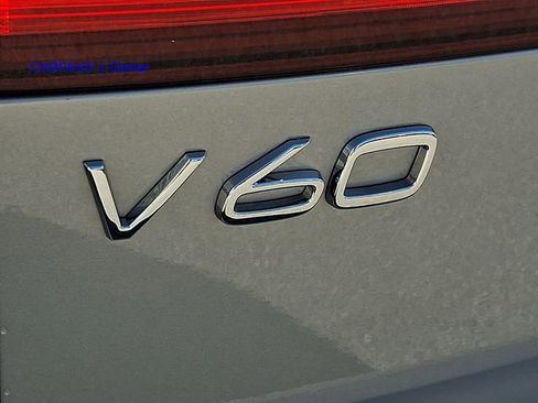 Certified 2025 Volvo V60 B5 Cross Country Plus AWD/4WD image 32
