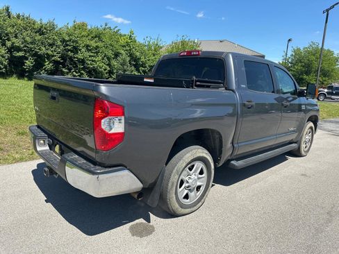 Used 2019 Toyota Tundra SR5 w/ SR5 Upgrade Package AWD/4WD image 13