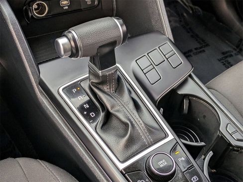 Used 2024 Kia Sportage LX image 18