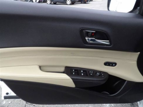 Used 2018 Acura ILX image 11
