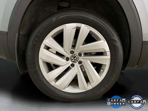 Used 2023 Volkswagen Atlas Cross Sport SE w/ Panoramic Sunroof Package image 30