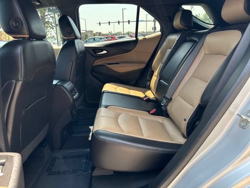 Used 2022 Chevrolet Equinox Premier AWD/4WD image 23