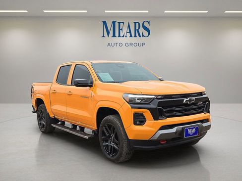 Used 2025 Chevrolet Colorado Z71 w/ Technology Package image 7