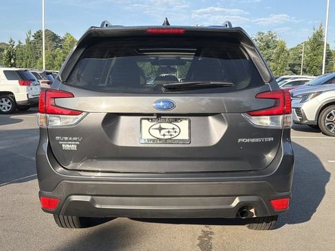 Used 2024 Subaru Forester Premium AWD/4WD image 3
