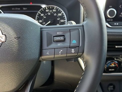 Used 2025 Nissan Rogue SV FWD image 24