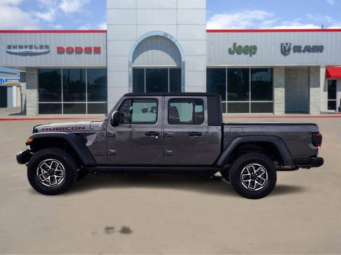 Used 2024 Jeep Gladiator Rubicon w/ Convenience Group image 3