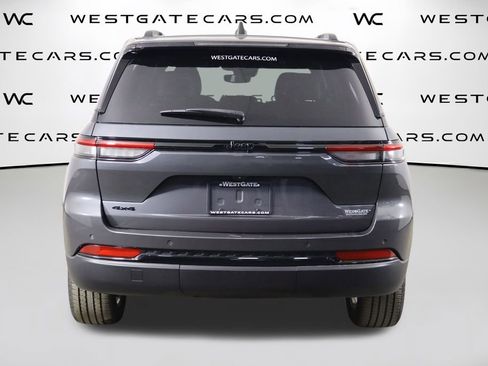 Used 2023 Jeep Grand Cherokee Altitude image 4