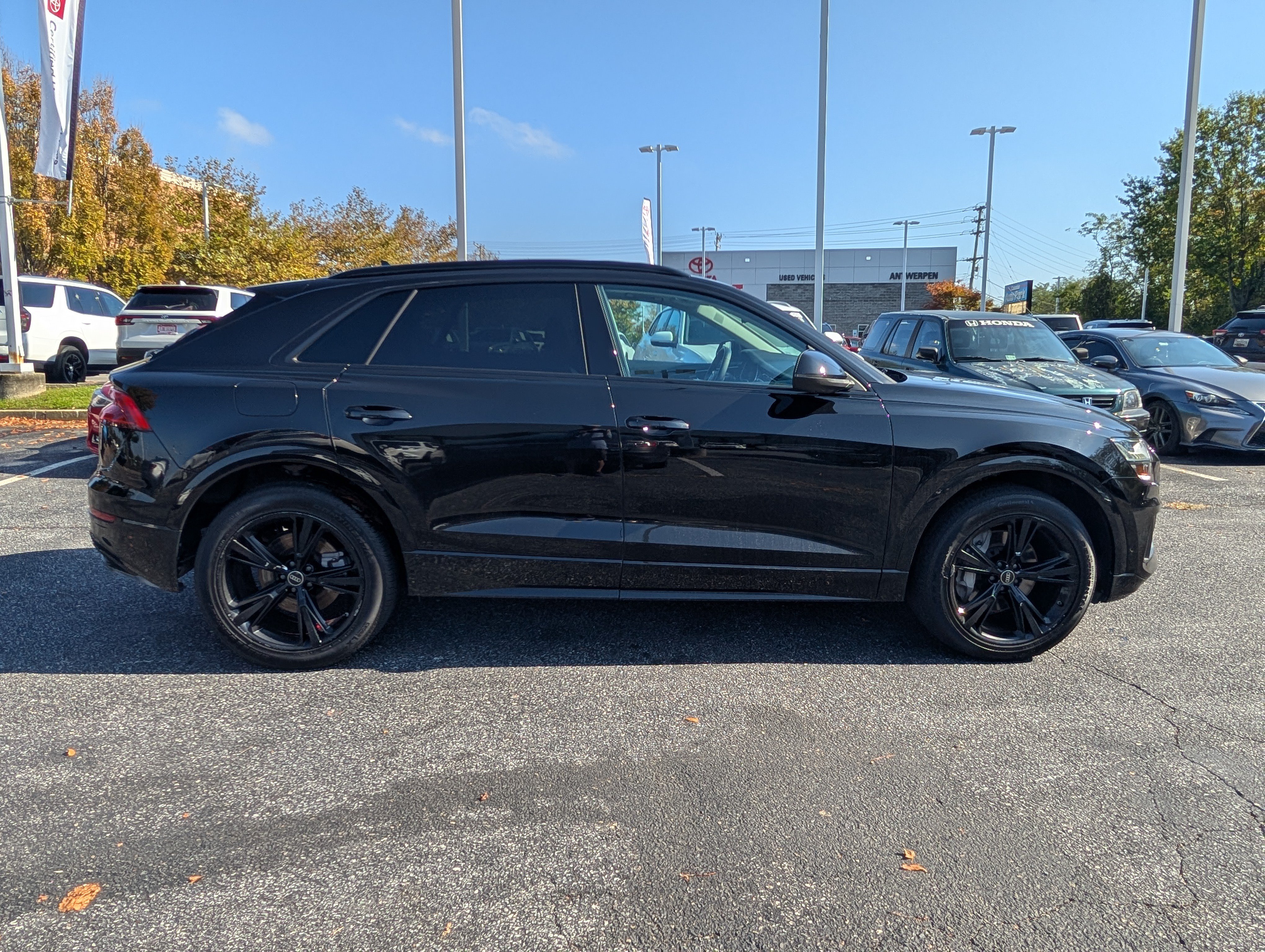 Used 2023 Audi Q8 Premium Plus w/ Premium Plus Package AWD/4WD image 2