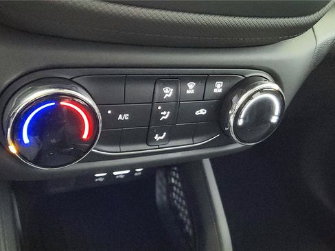 Used 2022 Chevrolet TrailBlazer LS FWD image 29
