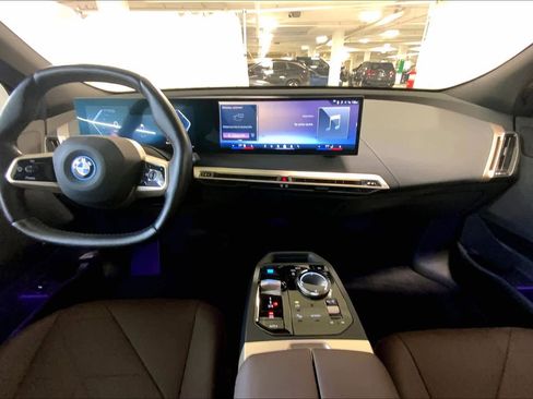 Used 2024 BMW iX xDrive50 w/ Convenience Package image 16
