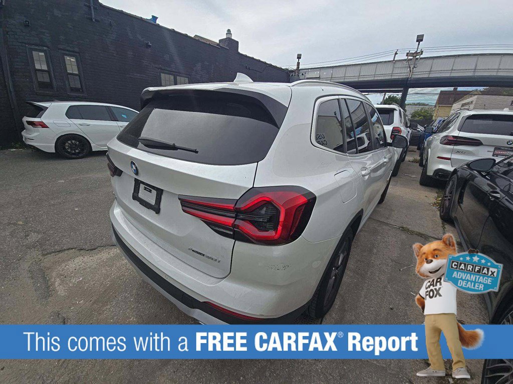 Used 2023 BMW X3 xDrive30i w/ Premium Package w/ZPA AWD/4WD image 3