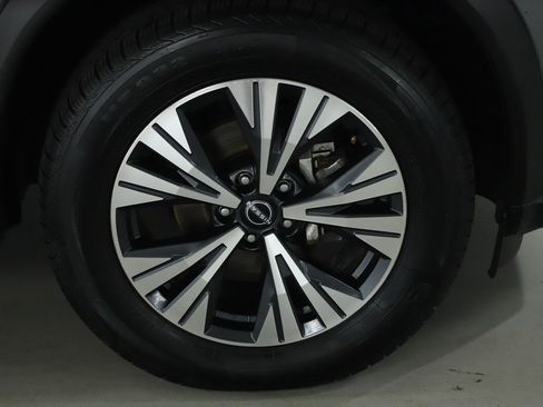 Used 2023 Nissan Rogue SV image 10