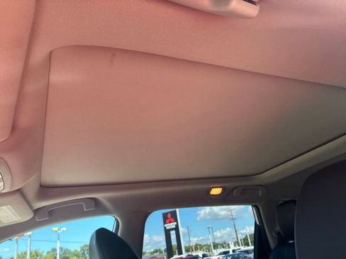 Used 2016 Nissan Rogue SL w/ SL Premium Package FWD image 21