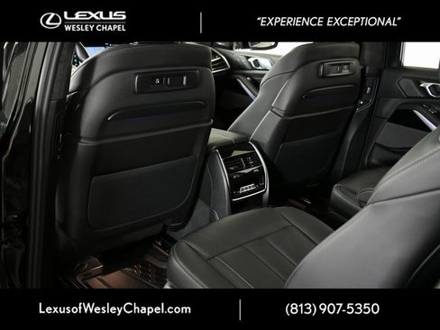 Used 2022 BMW X7 M50i w/ Luxury Seating Package image 26