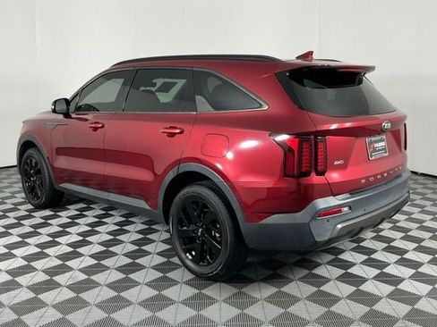 Used 2021 Kia Sorento S w/ Panoramic Sunroof Package AWD/4WD image 5