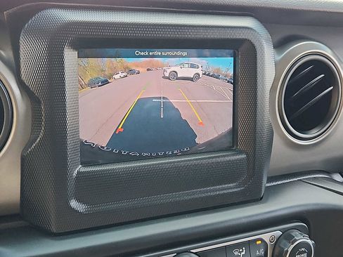 Used 2023 Jeep Wrangler Unlimited w/ Cold Weather Group AWD/4WD image 17