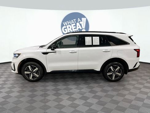 Certified 2023 Kia Sorento EX w/ Panoramic Sunroof Package FWD image 9