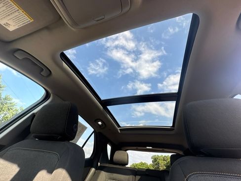 Used 2018 Chevrolet Equinox LT w/ Sun & Infotainment Package AWD/4WD image 28