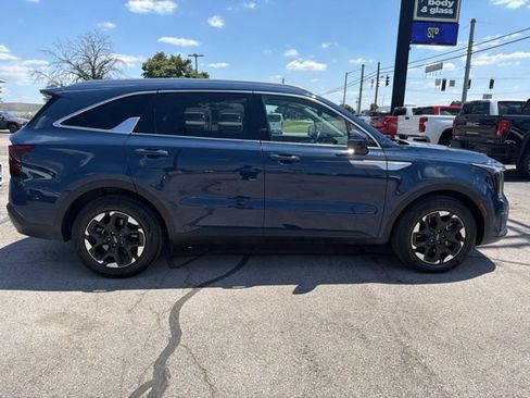 Used 2024 Kia Sorento S w/ Panoramic Sunroof Package FWD image 6