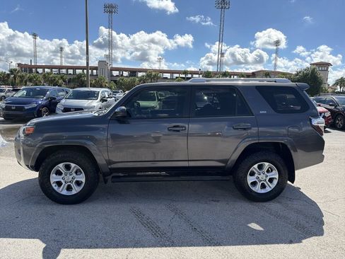 Used 2016 Toyota 4Runner SR5 AWD/4WD image 7