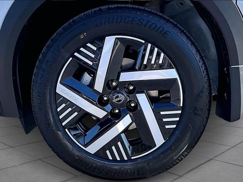 New 2026 Nissan Kicks SV image 11