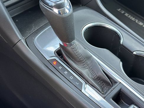 Used 2020 Chevrolet Equinox LS FWD image 17
