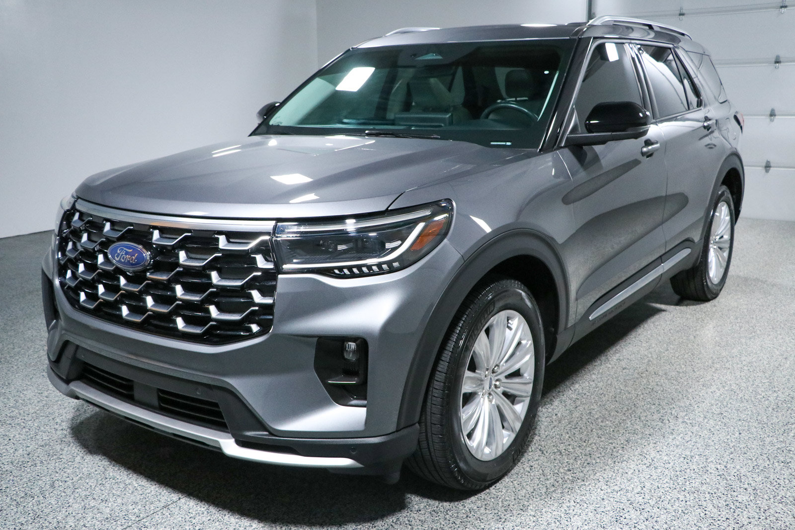 Used 2025 Ford Explorer Platinum w/ LUX Leather Package AWD/4WD image 35