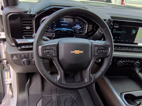 Used 2025 Chevrolet Silverado 2500 High Country w/ Technology Package AWD/4WD image 16