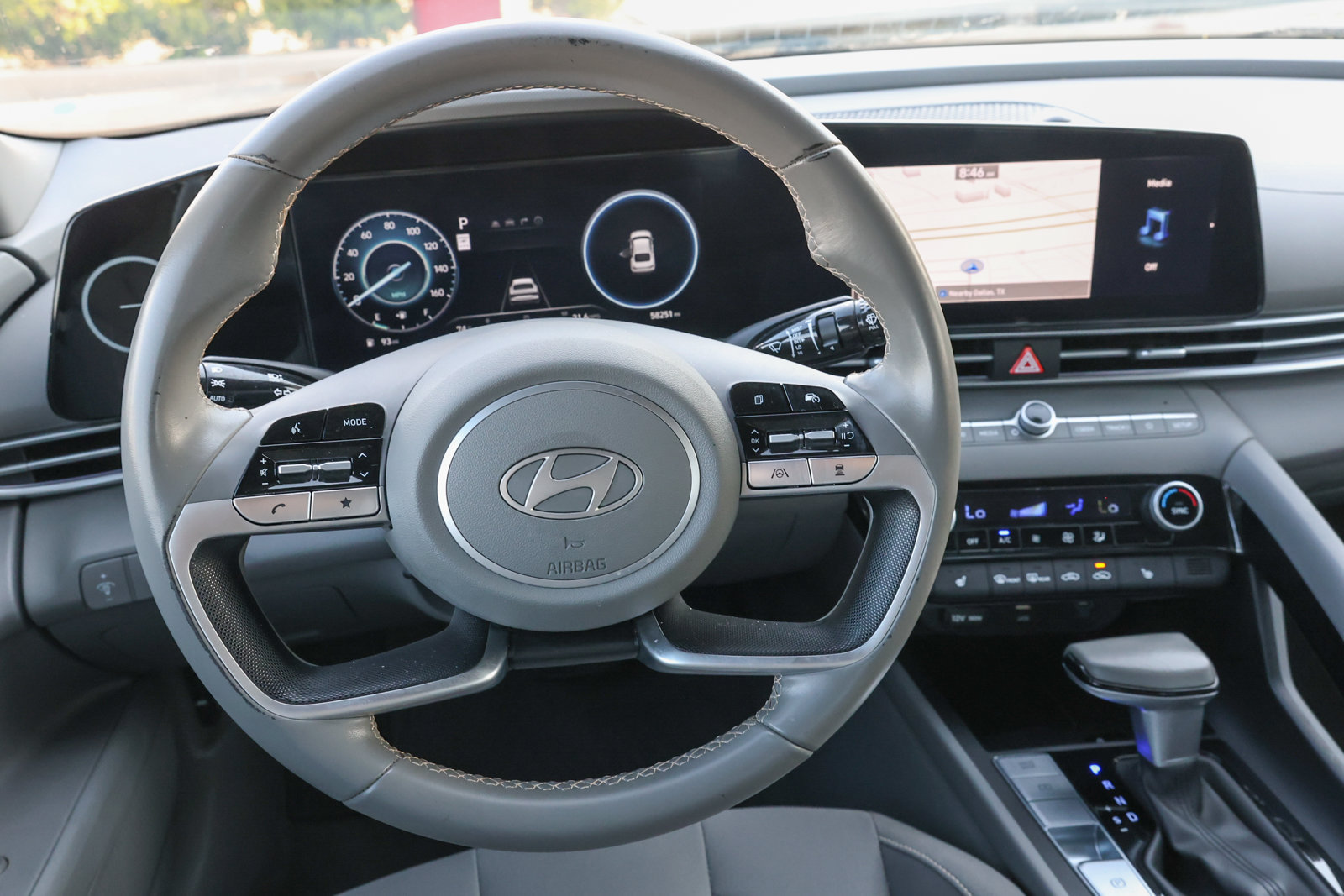 Used 2025 Hyundai Elantra SEL FWD image 17