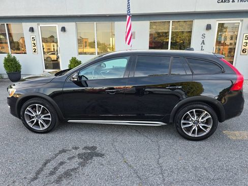 Used 2016 Volvo V60 T5 Cross Country AWD/4WD image 7