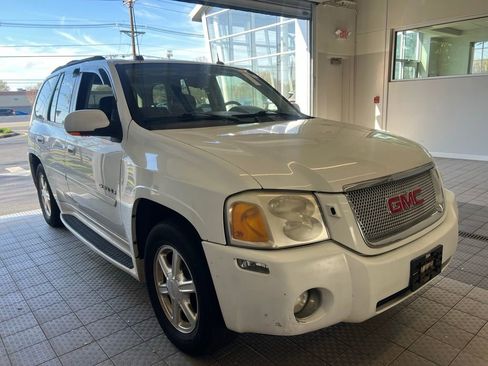 Used 2005 GMC Envoy Denali image 3