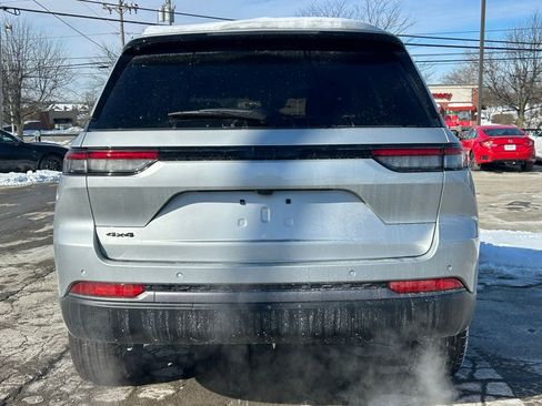 New 2026 Jeep Grand Cherokee Altitude AWD/4WD image 7