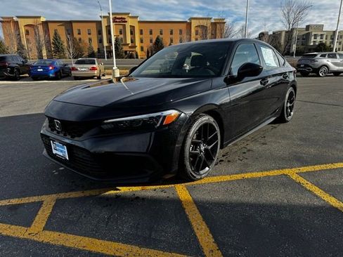 Used 2022 Honda Civic Sport image 2