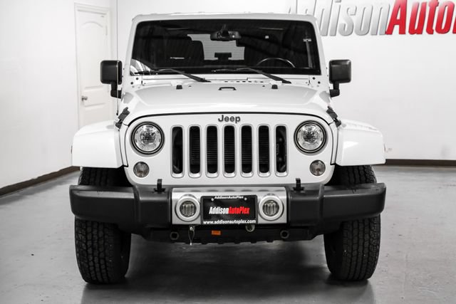 Used 2018 Jeep Wrangler Sahara w/ Connectivity Group AWD/4WD image 7
