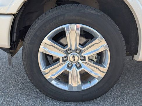 Used 2018 Ford F150 Platinum w/ Equipment Group 701A Luxury image 13