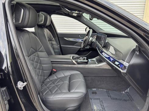 Used 2023 BMW 740i RWD image 15