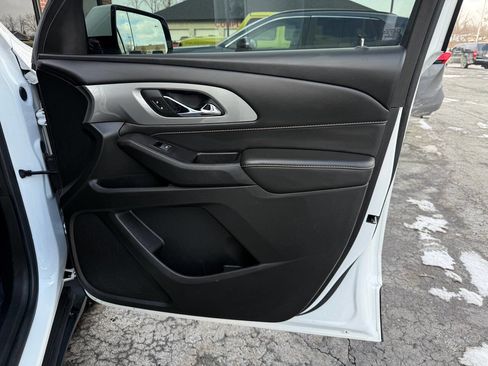 Used 2020 Chevrolet Traverse LT image 23