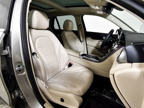 Certified 2022 Mercedes-Benz GLC 300 w/ Premium Package Lite image 32