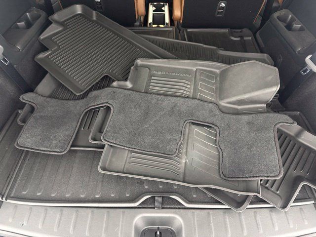Certified 2025 Nissan Pathfinder Platinum AWD/4WD image 26